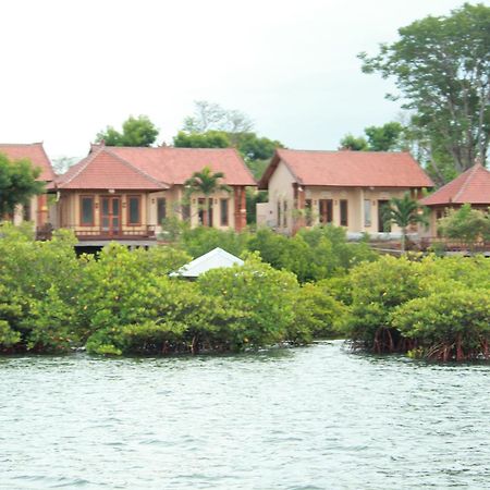 White Sandy Beach Menjangan Hotel Banyuwedang Екстериор снимка