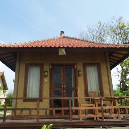 White Sandy Beach Menjangan Hotel Banyuwedang Екстериор снимка