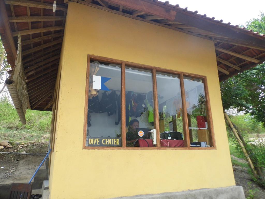 White Sandy Beach Menjangan Hotel Banyuwedang Екстериор снимка