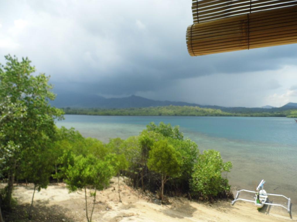 White Sandy Beach Menjangan Hotel Banyuwedang Екстериор снимка
