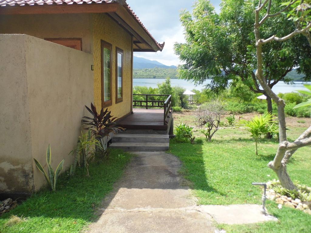 White Sandy Beach Menjangan Hotel Banyuwedang Екстериор снимка
