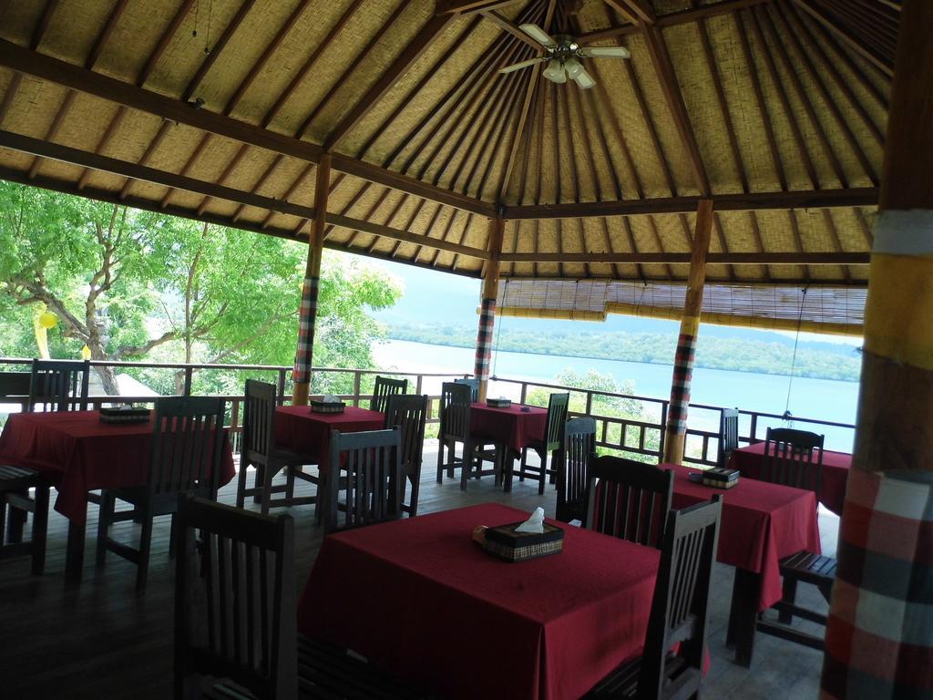 White Sandy Beach Menjangan Hotel Banyuwedang Екстериор снимка
