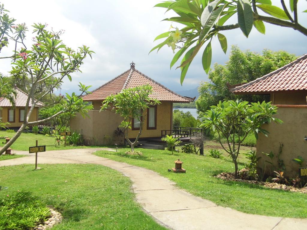 White Sandy Beach Menjangan Hotel Banyuwedang Екстериор снимка