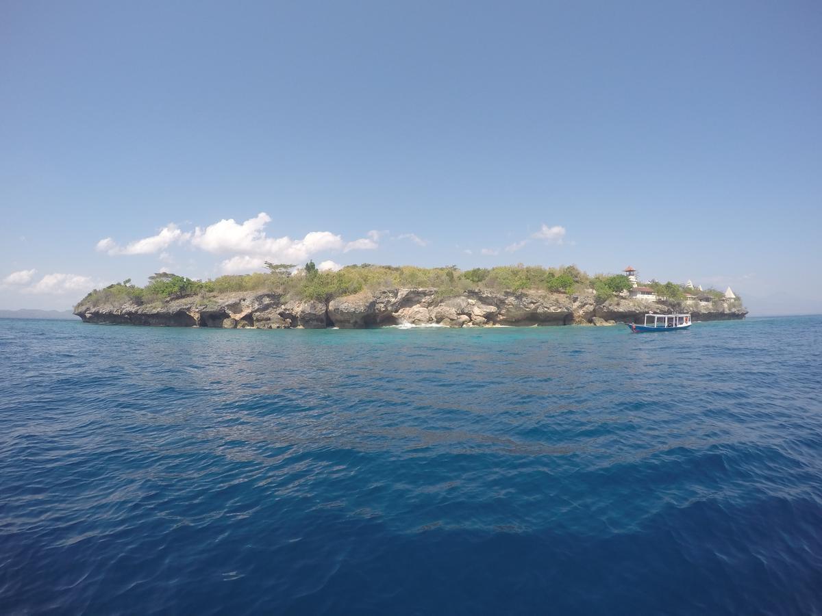 White Sandy Beach Menjangan Hotel Banyuwedang Екстериор снимка