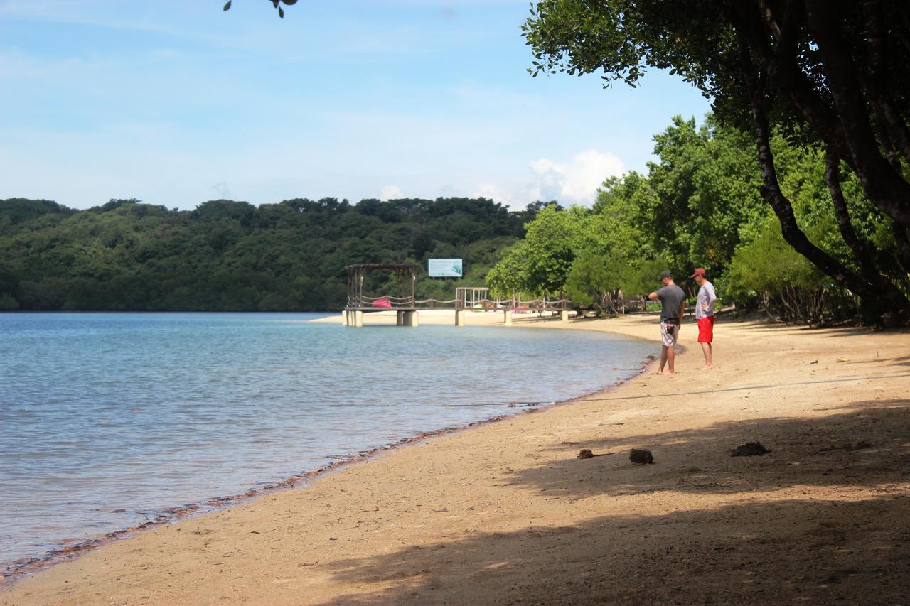 White Sandy Beach Menjangan Hotel Banyuwedang Екстериор снимка